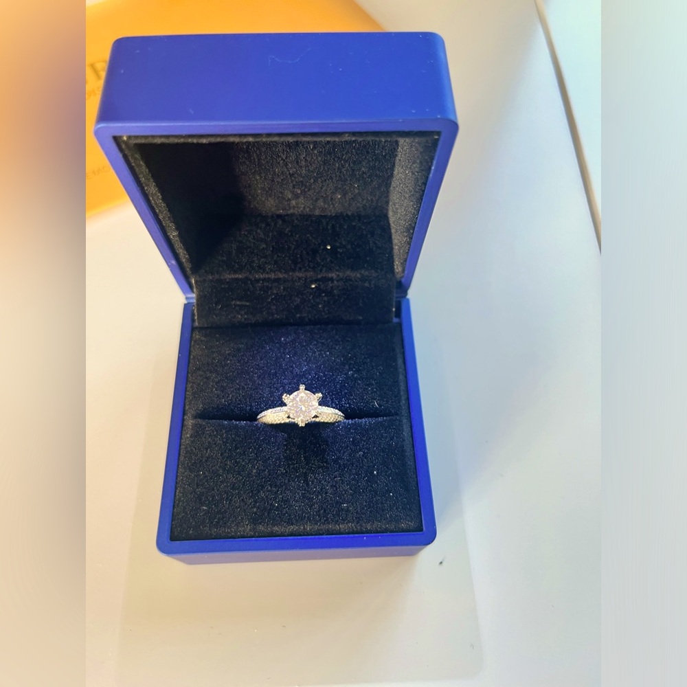 Moissanite lab grown diamond ring with Certificate